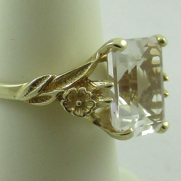 14K Yellow Gold White Quartz Ring - Size 5 - Picture 8 of 13